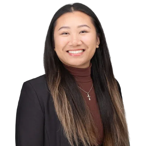 Julia Pham headshot